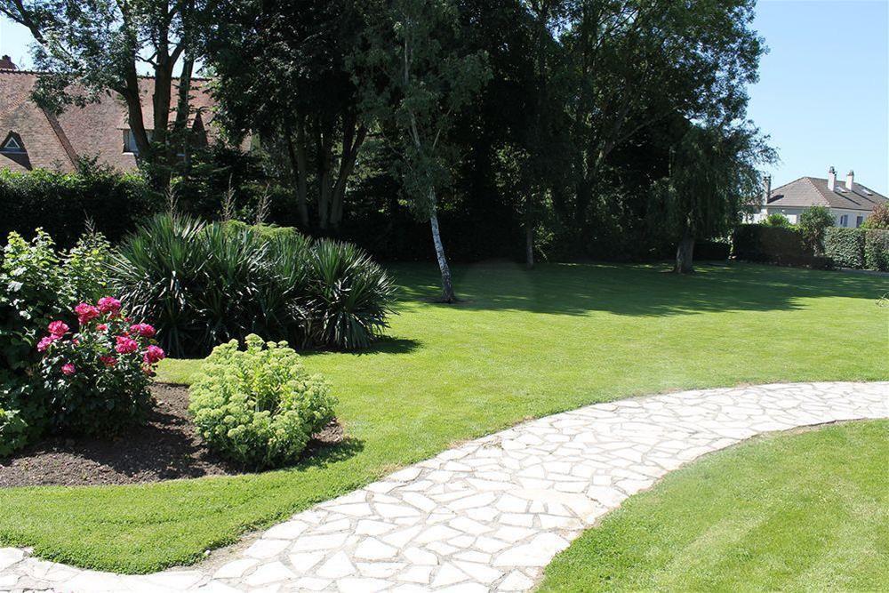 Logis Hotel & Restaurant - Le Relais De Montigny Montigny  Esterno foto