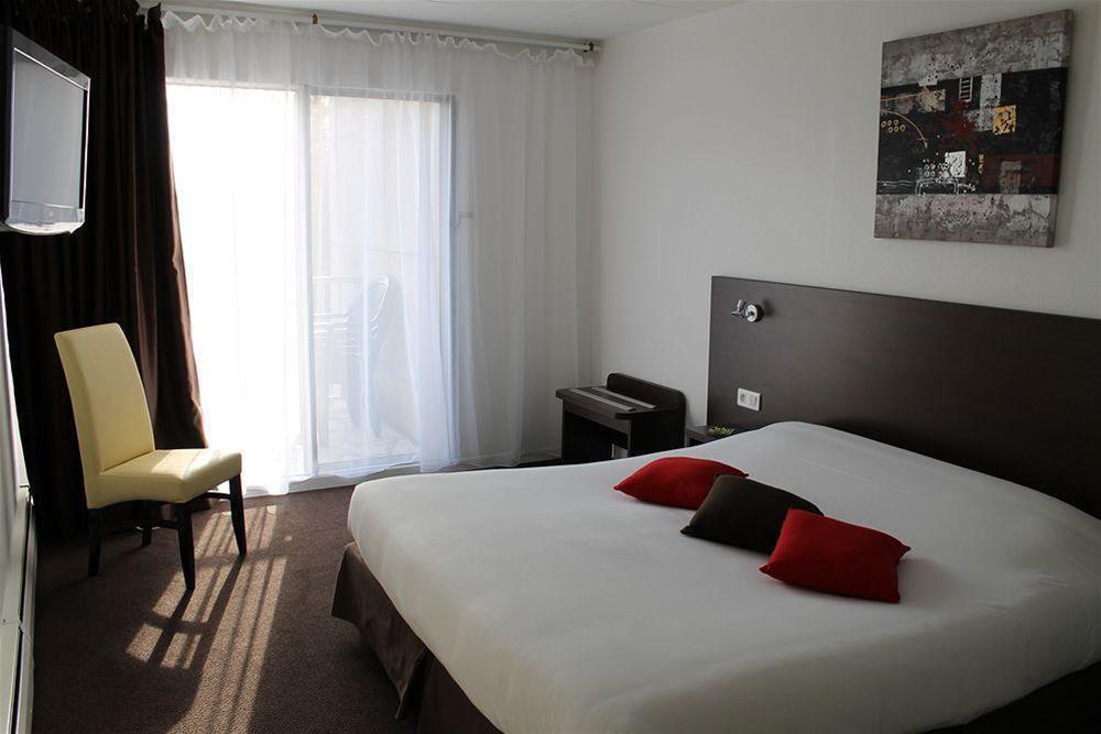 Logis Hotel & Restaurant - Le Relais De Montigny Montigny  Esterno foto